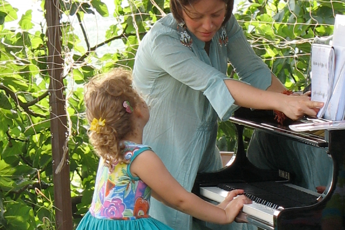 Pianoforte sotto l'albero 01 copertina - adagioassai